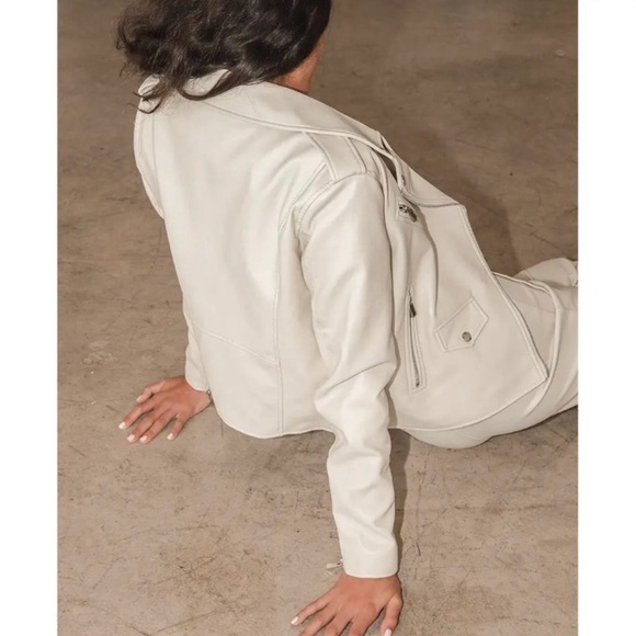 NWT Lulu’s Out for the Night Beige Vegan Leather Moto Jacket - Picture 2 of 3